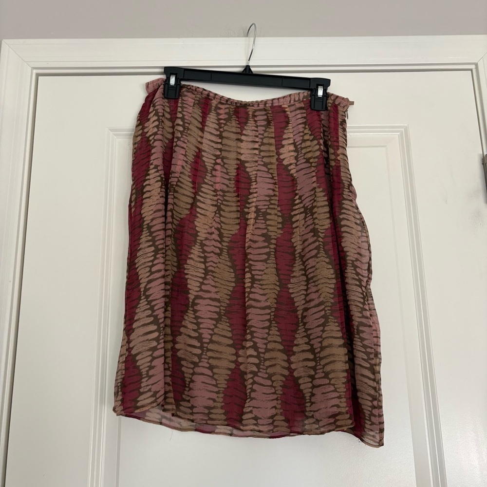 Red, Tan and Brown V- Neck Blouse and Skirt Co Ord Set - Picture 6 of 7